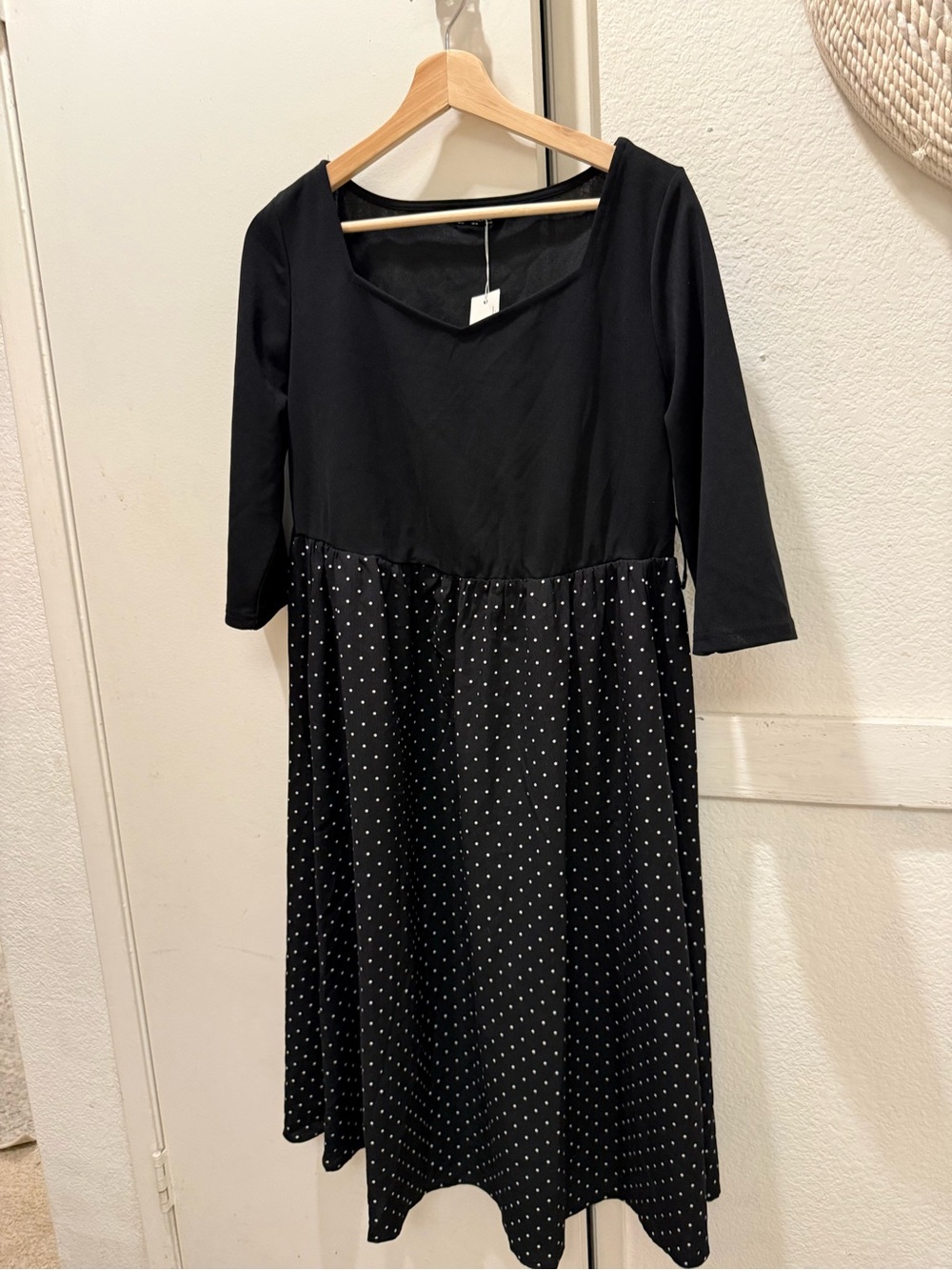 New NWT Bloomchic Black Polka Dot Midi Dress with Three-Quarter Sleeves size 12